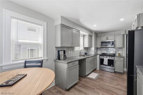 3386 Sylvanhurst Road Cleveland Heights OH 44112