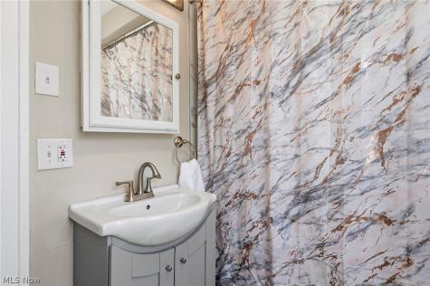 3386 Sylvanhurst Road Cleveland Heights OH 44112