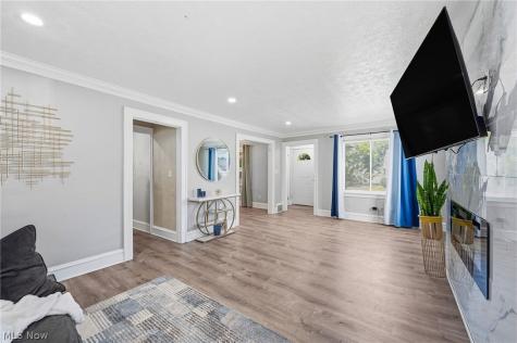 3386 Sylvanhurst Road Cleveland Heights OH 44112