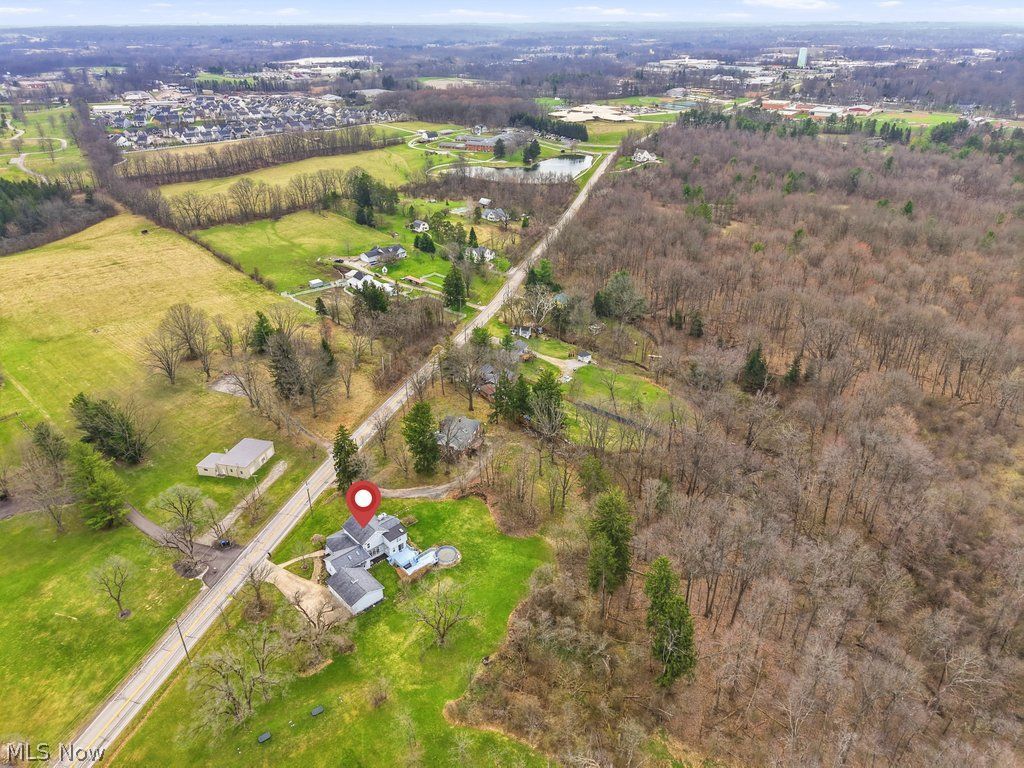 4752 Quick Road Peninsula OH 44264