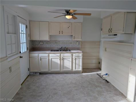 1492 E 250th Street Euclid OH 44117