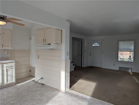 1492 E 250th Street Euclid OH 44117
