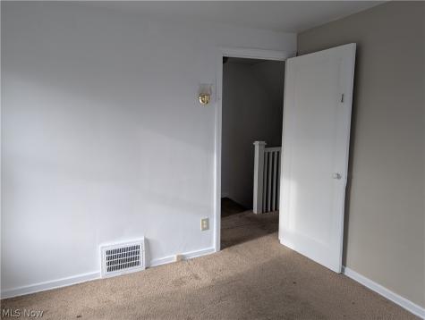 1492 E 250th Street Euclid OH 44117