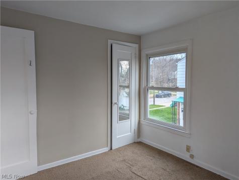 1492 E 250th Street Euclid OH 44117
