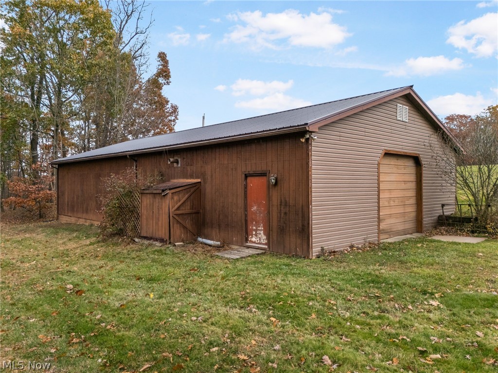 2081 Waynesburg Road NW Carrollton OH 44615