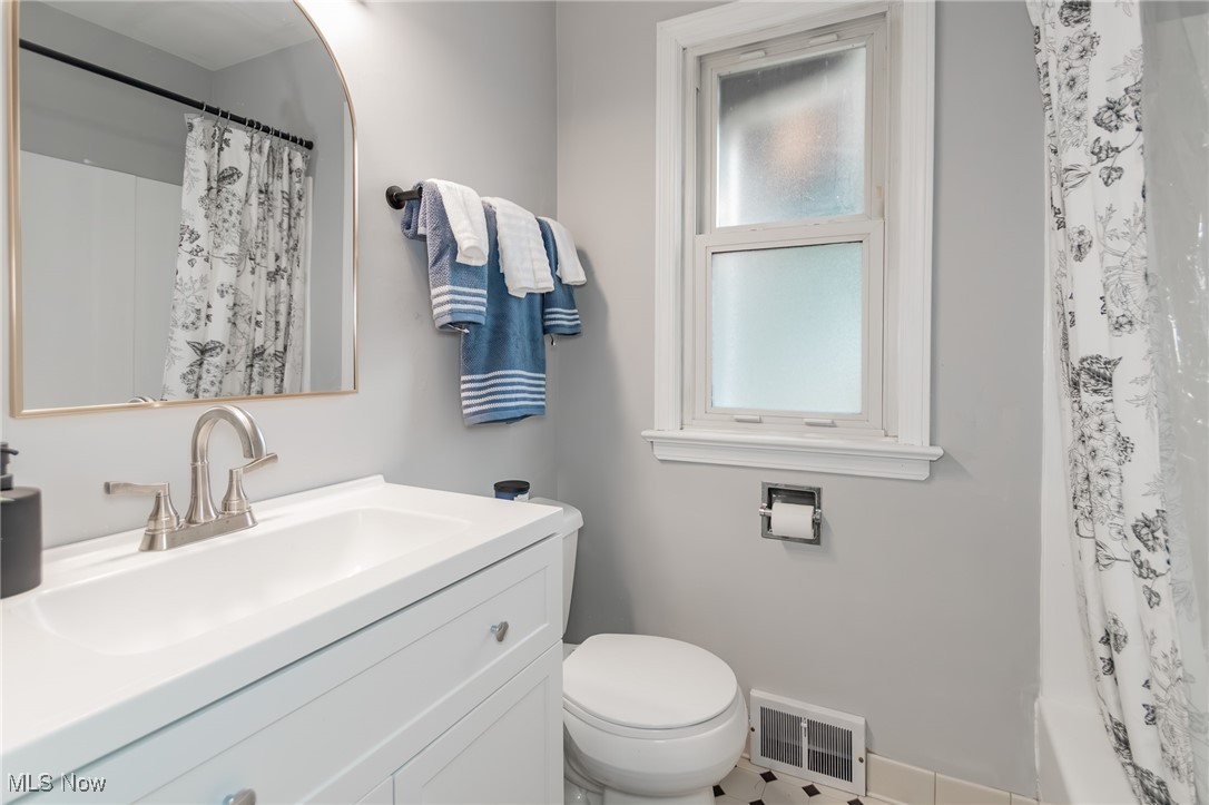 28934 Blissfield Drive Willowick OH 44095