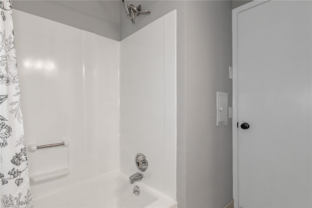 28934 Blissfield Drive Willowick OH 44095