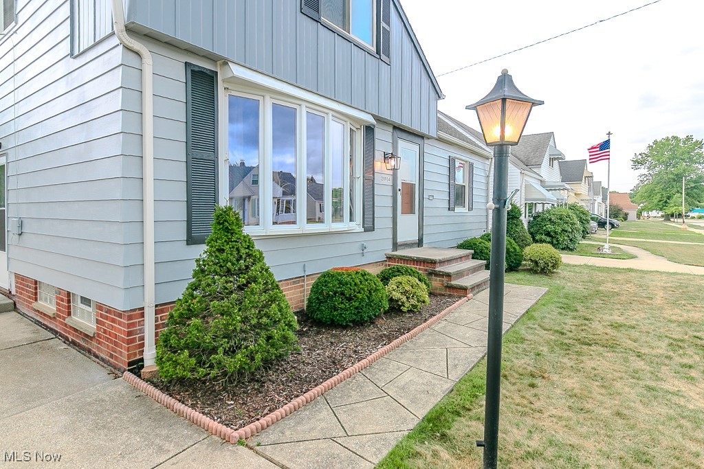 28934 Blissfield Drive Willowick OH 44095