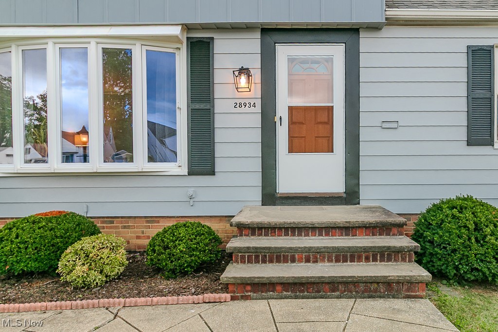 28934 Blissfield Drive Willowick OH 44095