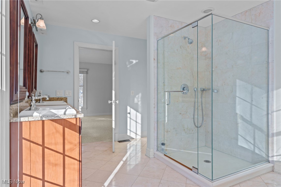 7431 River Oaks Trail Gates Mills OH 44040