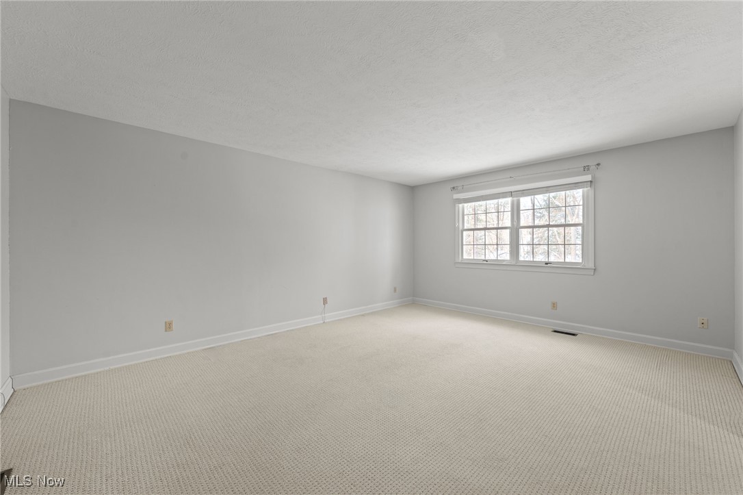 7431 River Oaks Trail Gates Mills OH 44040