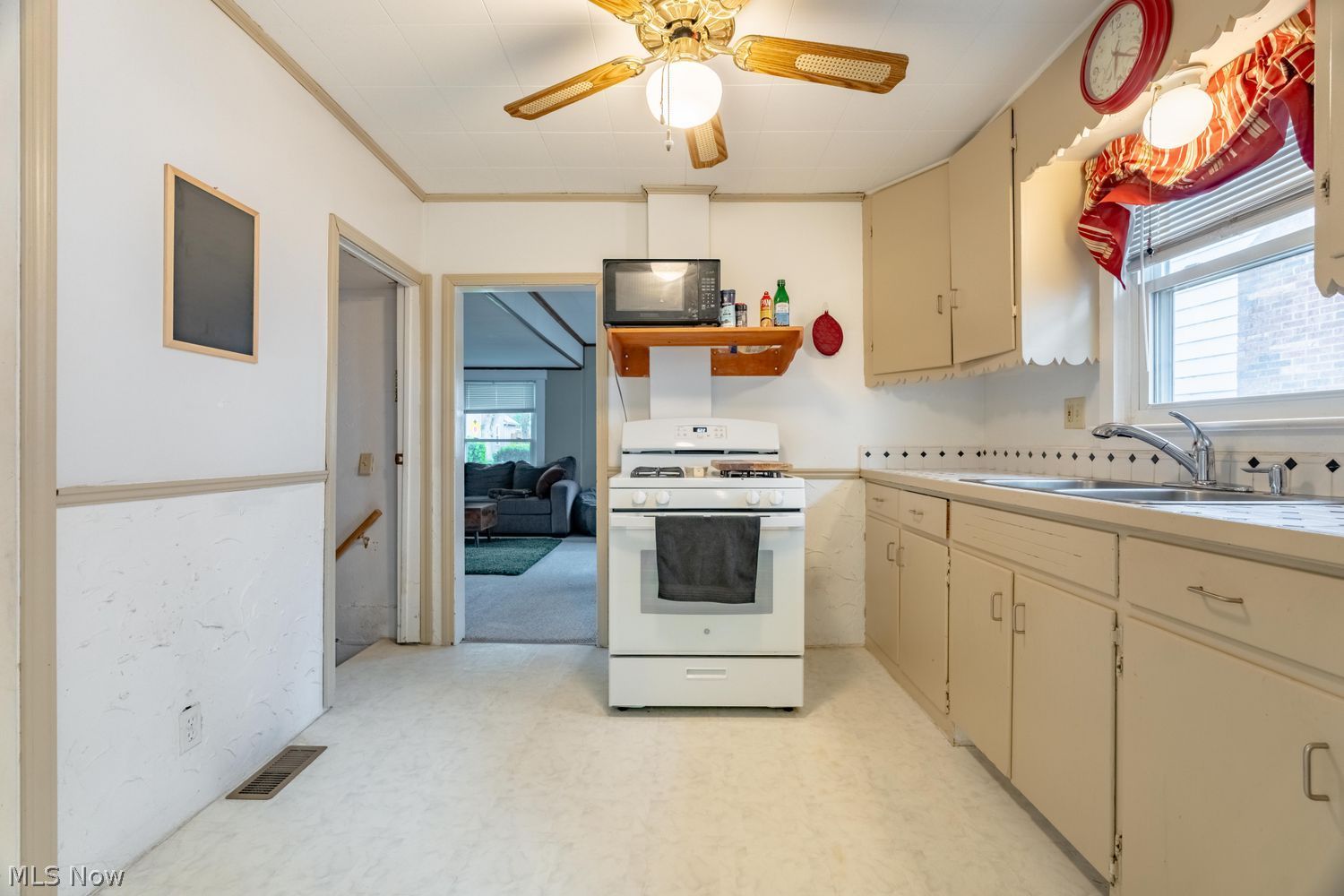 2034 High Street Cuyahoga Falls OH 44221