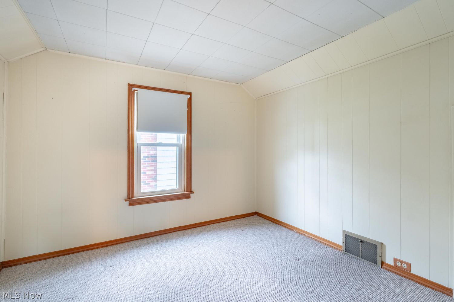 2034 High Street Cuyahoga Falls OH 44221