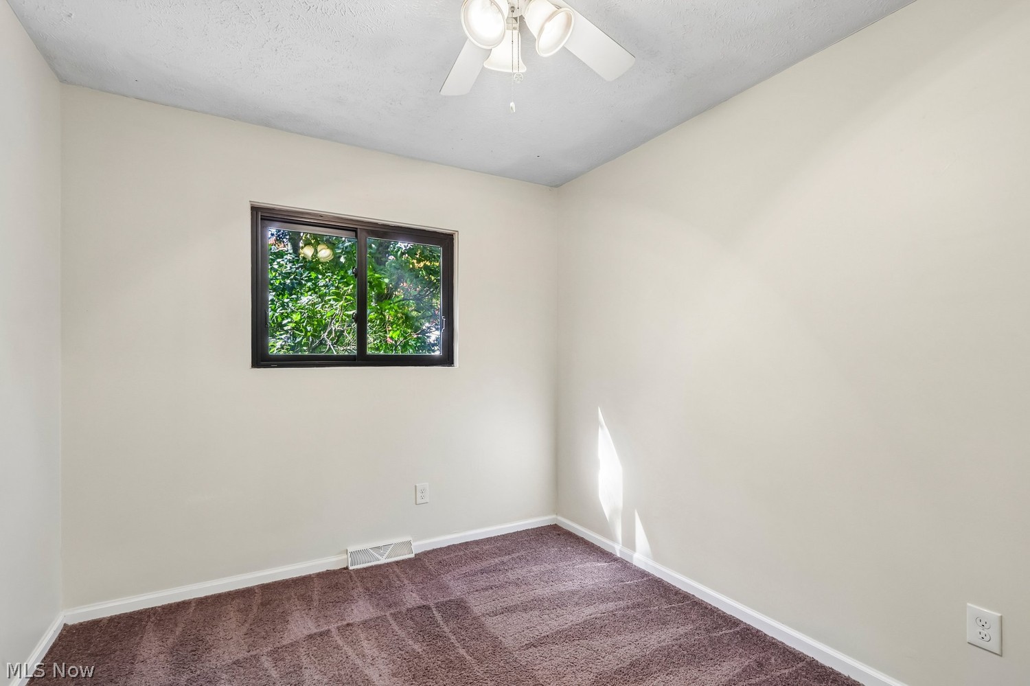 318 Maplewood Court Painesville OH 44077