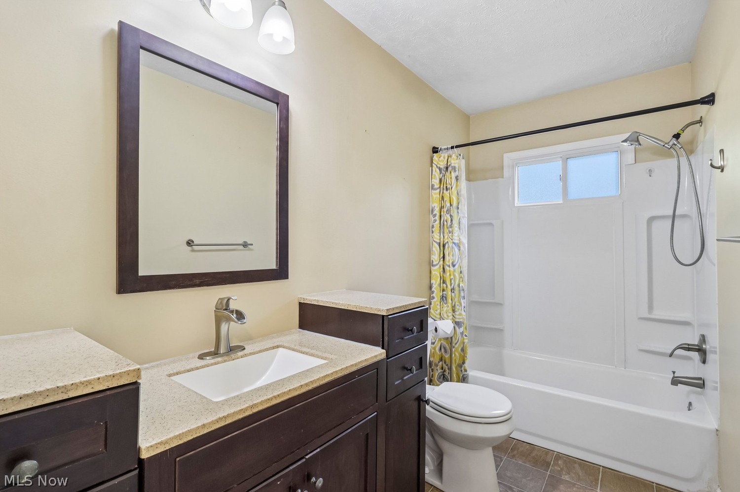 318 Maplewood Court Painesville OH 44077