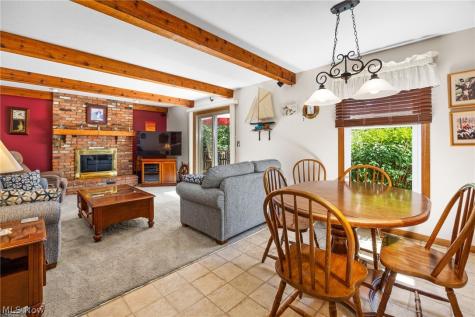 299 Great Oaks Trail Wadsworth OH 44281