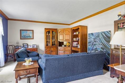 299 Great Oaks Trail Wadsworth OH 44281