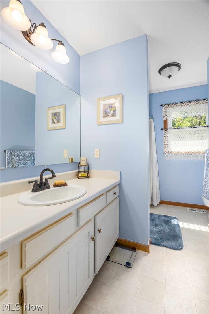 299 Great Oaks Trail Wadsworth OH 44281