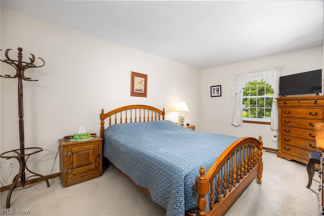 299 Great Oaks Trail Wadsworth OH 44281