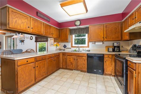 299 Great Oaks Trail Wadsworth OH 44281