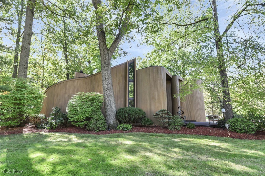 31105 Roxbury Park Drive Bay Village OH 44140