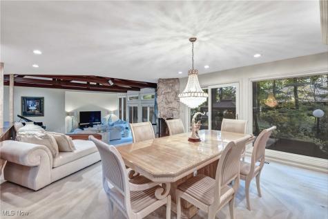 31105 Roxbury Park Drive Bay Village OH 44140