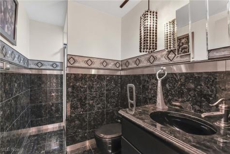 31105 Roxbury Park Drive Bay Village OH 44140