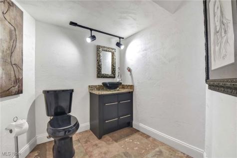 31105 Roxbury Park Drive Bay Village OH 44140