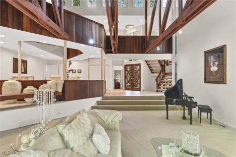 31105 Roxbury Park Drive Bay Village OH 44140