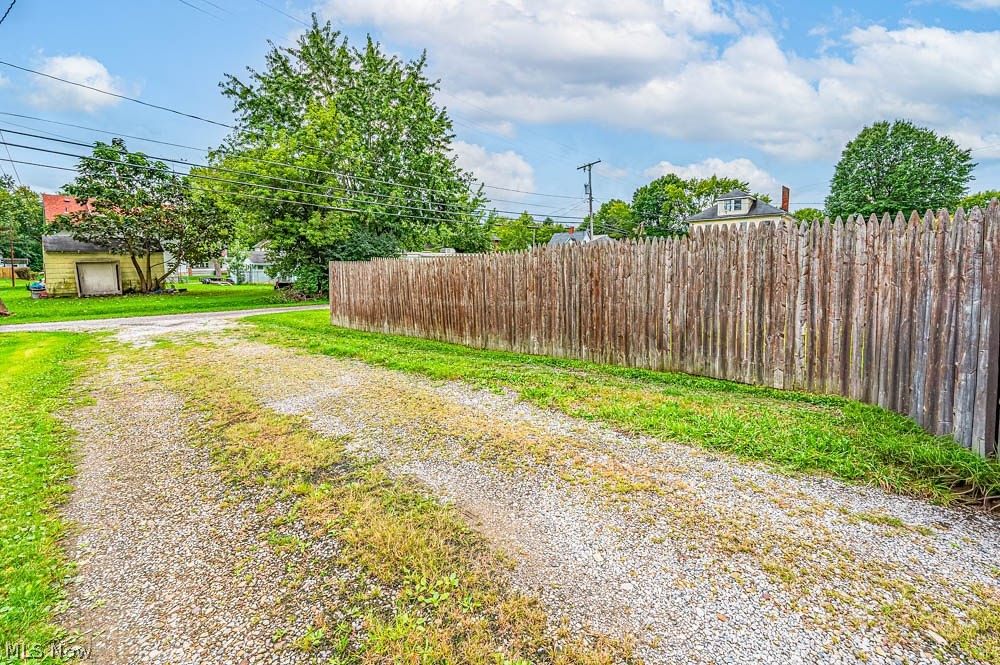 365 W Indiana Avenue Sebring OH 44672