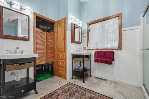 671 S Sheraton Drive Akron OH 44319