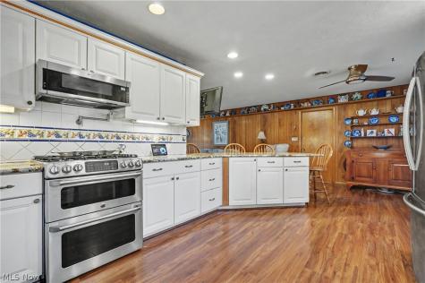 671 S Sheraton Drive Akron OH 44319