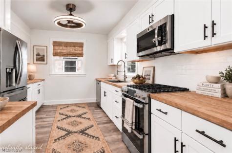 520 Kenilworth Road Bay Village OH 44140