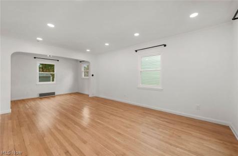 520 Kenilworth Road Bay Village OH 44140