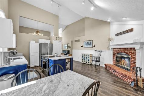17876 Cambridge Oval Strongsville OH 44136