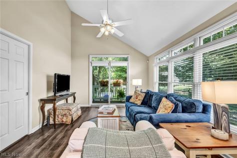17876 Cambridge Oval Strongsville OH 44136