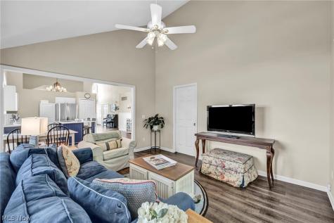 17876 Cambridge Oval Strongsville OH 44136
