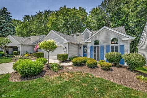 17876 Cambridge Oval Strongsville OH 44136