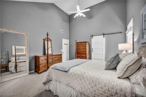 17876 Cambridge Oval Strongsville OH 44136
