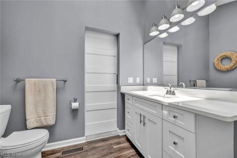 17876 Cambridge Oval Strongsville OH 44136