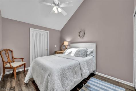 17876 Cambridge Oval Strongsville OH 44136