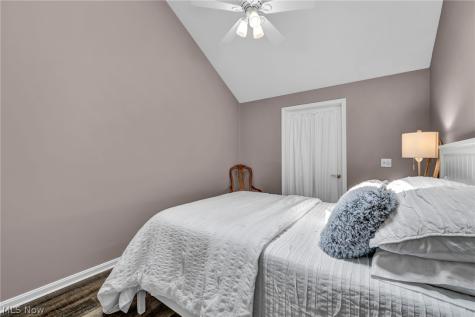 17876 Cambridge Oval Strongsville OH 44136