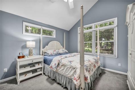 17876 Cambridge Oval Strongsville OH 44136