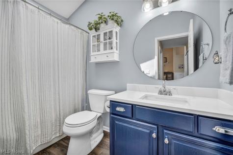17876 Cambridge Oval Strongsville OH 44136