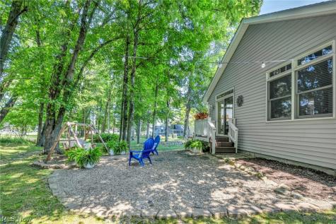 17876 Cambridge Oval Strongsville OH 44136
