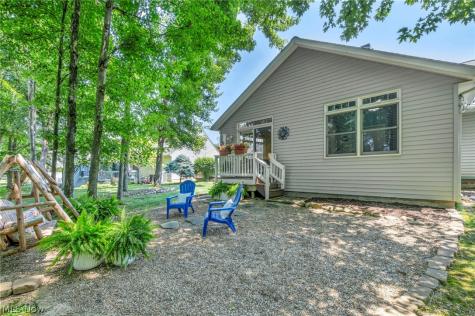 17876 Cambridge Oval Strongsville OH 44136