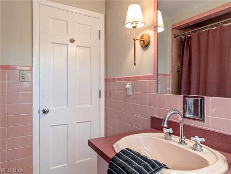 257 Sand Run Road Akron OH 44313