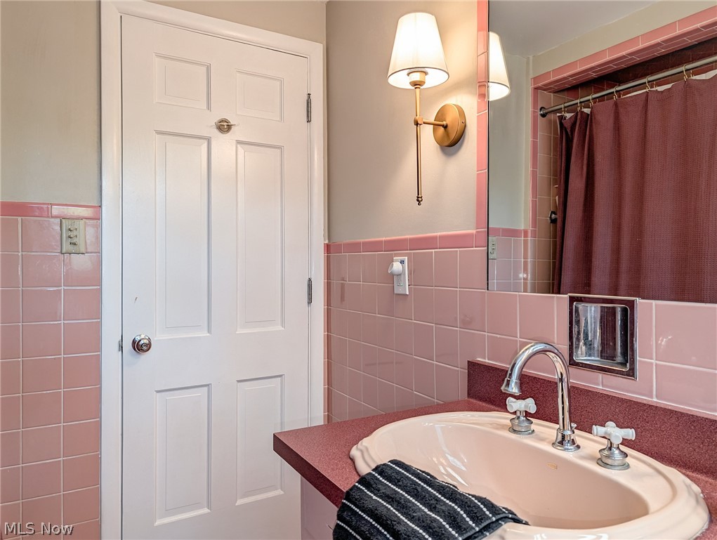 257 Sand Run Road Akron OH 44313