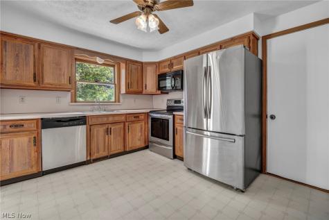 2642 Blake Road Wadsworth OH 44281