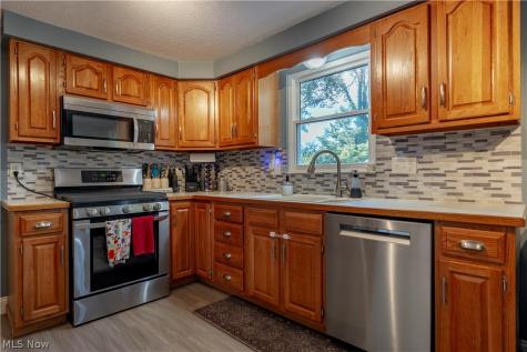 80 Merle Boulevard Munroe Falls OH 44262